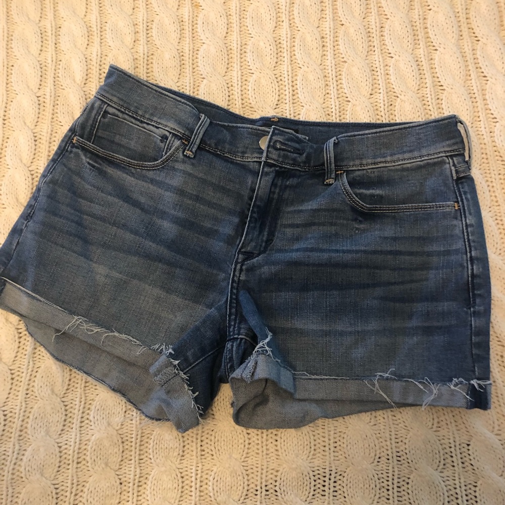 Size 28 Abercrombie & Fitch denim cutoff short.